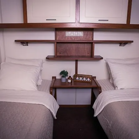 Unique Hotelboat Lena Maria * 阿姆斯特丹
