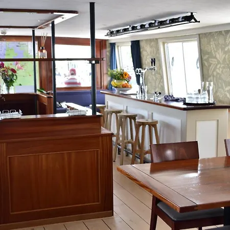 Unique Hotelboat Lena Maria *