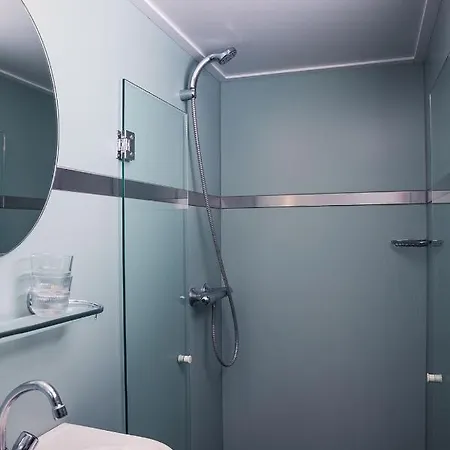 Botel Unique Hotelboat Lena Maria Amsterdam