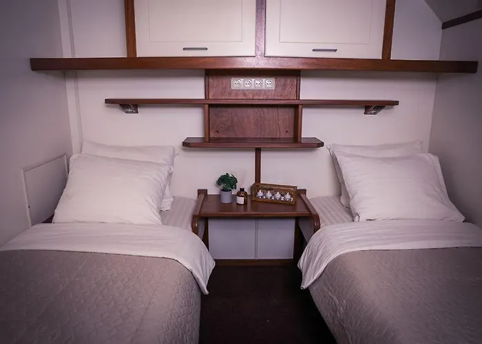 Unique Hotelboat Lena Maria * أمستردام