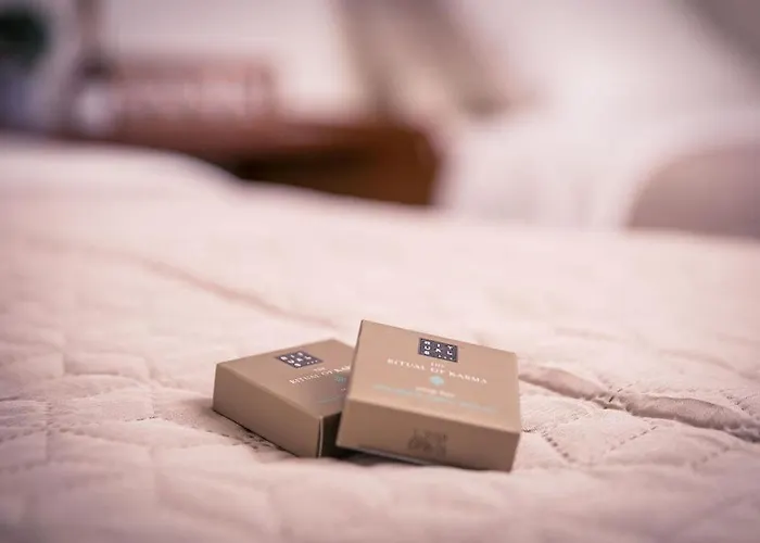 Unique Hotelboat Lena Maria