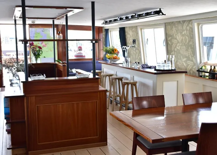 Unique Hotelboat Lena Maria *