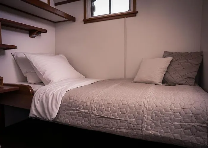 Unique Hotelboat Lena Maria