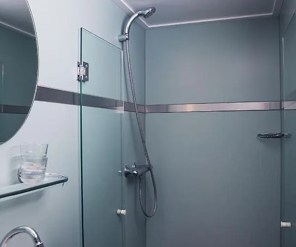 بوتيل Unique Hotelboat Lena Maria أمستردام