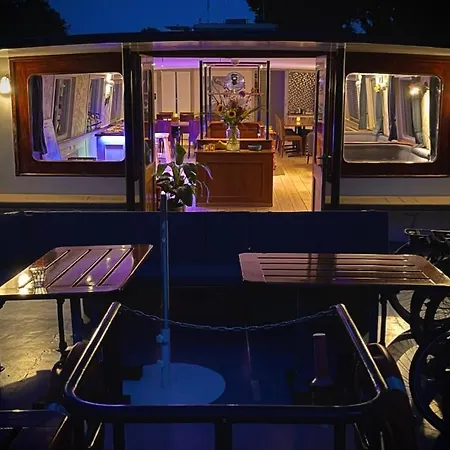 Unique Hotelboat Lena Maria 船上ホテル アムステルダム